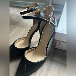 Jessica Simpson Wistrie Pump (Black)